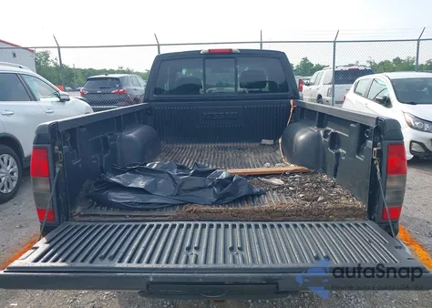 2002 Nissan Frontier Xe-V6 z USA, uszkodzony, nr VIN 1N6ED26Y62C364280